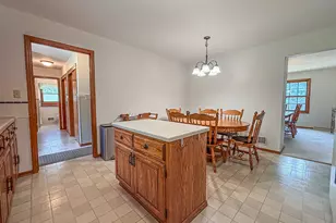W274N4237 Clara Ct, Pewaukee, WI 53072 - Photo 16
