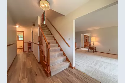 W274N4237  Clara Ct, Pewaukee, WI 53072 - Photo 6