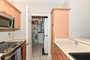 6995 S Riverwood Blvd, Franklin, WI 53132 - Photo 8