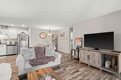 7040  Mariner Dr #106, Racine, WI 53406 - Photo 6