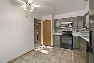 5509 Cambridge Ln, Racine, WI 53406 - Photo 4