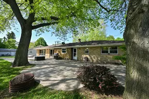 3825 St Clair St, Racine, WI 53402 - Photo 42