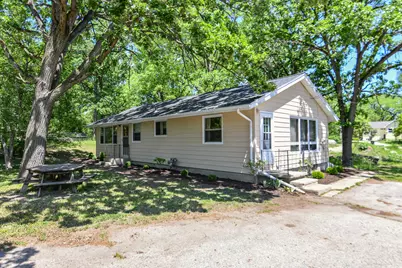 N6924  Oak Ln, Sugar Creek, WI 53121 - Photo 4