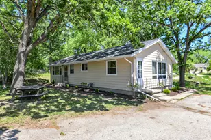 N6924 Oak Ln, Sugar Creek, WI 53121 - Photo 4