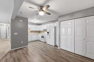727 Wood River Ct, West Bend, WI 53095 - Photo 6