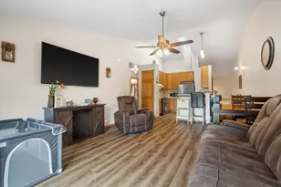 617 Wellington Dr, West Bend, WI 53090 - Photo 6