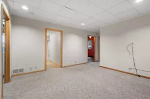 617 Wellington Dr, West Bend, WI 53090 - Photo 38