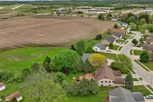 617 Wellington Dr, West Bend, WI 53090 - Photo 56