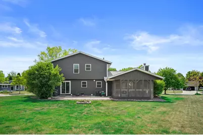 8730 S Fieldpointe Dr, Oak Creek, WI 53154 - Photo 4