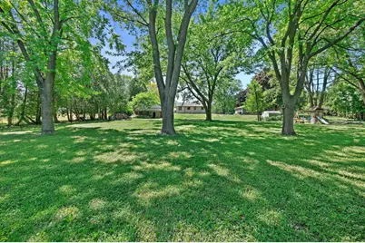 8874 S 81st St, Franklin, WI 53132 - Photo 10