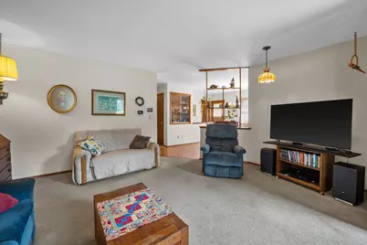 1215  Oscar St, Waukesha, WI 53186 - Photo 4