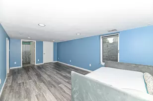 N90W16702 Pershing Ave, Menomonee Falls, WI 53051 - Photo 14