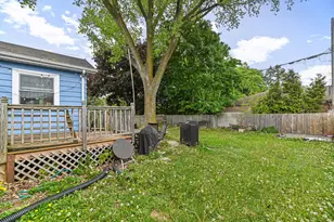 N90W16702 Pershing Ave, Menomonee Falls, WI 53051 - Photo 20