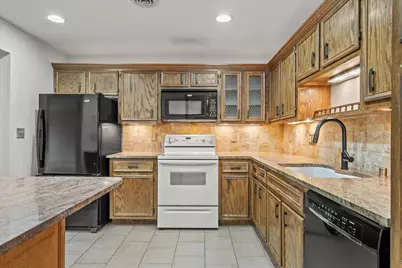 8900 N Park Plaza Ct #211, Brown Deer, WI 53223 - Photo 6