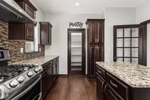 N88W18648 Duke Ct, Menomonee Falls, WI 53051 - Photo 18