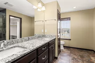 N88W18648 Duke Ct, Menomonee Falls, WI 53051 - Photo 32