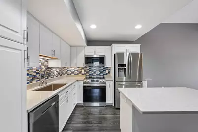 N16W26533  Tall Reeds Ln #H, Pewaukee, WI 53072 - Photo 6