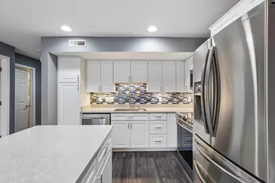 N16W26533  Tall Reeds Ln #H, Pewaukee, WI 53072 - Photo 8