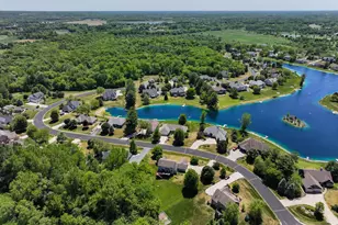 412 E Red Pine Cir, Dousman, WI 53118 - Photo 36
