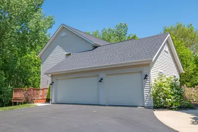 412 E Red Pine Cir, Dousman, WI 53118 - Photo 38