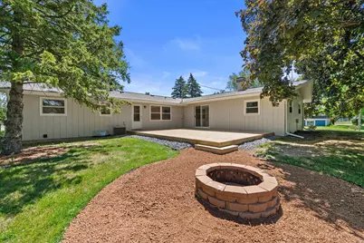 W226N8041  Longview Dr, Waukesha, WI 53089 - Photo 32