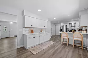 W226N8041 Longview Dr, Waukesha, WI 53089 - Photo 8