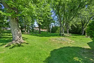 N89W17089 Highland Ct, Menomonee Falls, WI 53051 - Photo 36