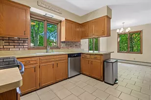 N89W17089 Highland Ct, Menomonee Falls, WI 53051 - Photo 12