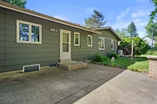 N89W17089 Highland Ct, Menomonee Falls, WI 53051 - Photo 32