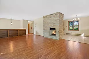 N89W17089 Highland Ct, Menomonee Falls, WI 53051 - Photo 6