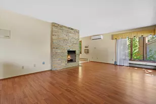 N89W17089 Highland Ct, Menomonee Falls, WI 53051 - Photo 4