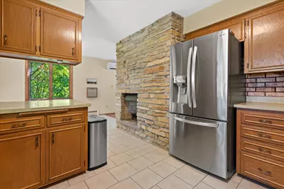 N89W17089  Highland Ct, Menomonee Falls, WI 53051 - Photo 10