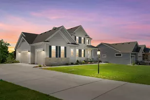 7519 S 50th Ct, Franklin, WI 53132 - Photo 2