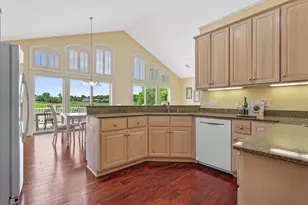 219 Muirfield Ct, North Prairie, WI 53153 - Photo 10