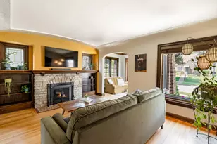 2328 S 59th St, West Allis, WI 53219 - Photo 4