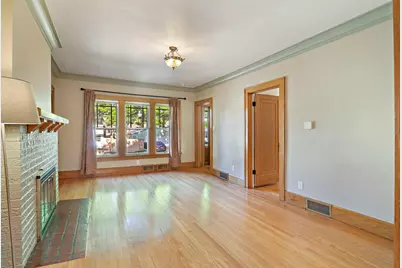 704  Monroe Ave, Racine, WI 53405 - Photo 4