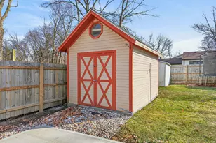 1819 W Mallory Ave, Milwaukee, WI 53221 - Photo 36