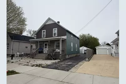 2010  Lincoln St, Two Rivers, WI 54241 - Photo 2