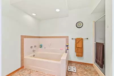 N97W17905  Mulberry Ct #D-34, Germantown, WI 53022 - Photo 16