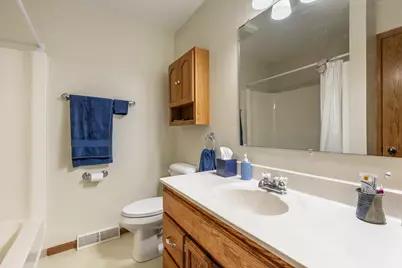 3625  Bentwood Pl, La Crosse, WI 54601 - Photo 12