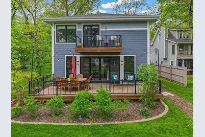 34215  Venice Park Rd, Delafield, WI 53018 - Photo 6