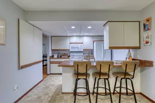 2818 Peninsula Ave, Delafield, WI 53018 - Photo 12
