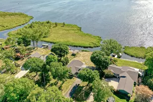 2818 Peninsula Ave, Delafield, WI 53018 - Photo 32
