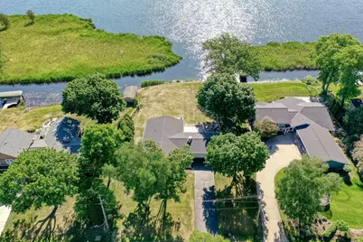 2818  Peninsula Ave, Delafield, WI 53018 - Photo 32