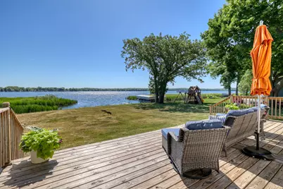 2818  Peninsula Ave, Delafield, WI 53018 - Photo 2