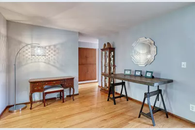 2818  Peninsula Ave, Delafield, WI 53018 - Photo 14