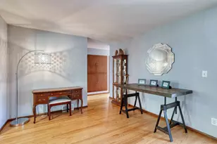2818 Peninsula Ave, Delafield, WI 53018 - Photo 14