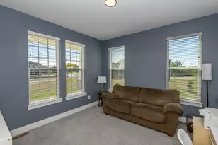 W176N7392 Amethyst Dr, Menomonee Falls, WI 53051 - Photo 8
