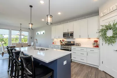 W176N7392  Amethyst Dr, Menomonee Falls, WI 53051 - Photo 18