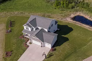 W176N7392 Amethyst Dr, Menomonee Falls, WI 53051 - Photo 60